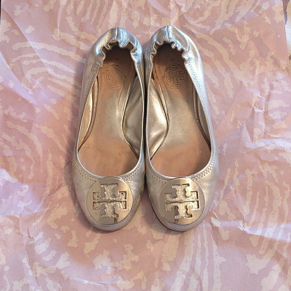 Tory Burch medallion silver leather flats